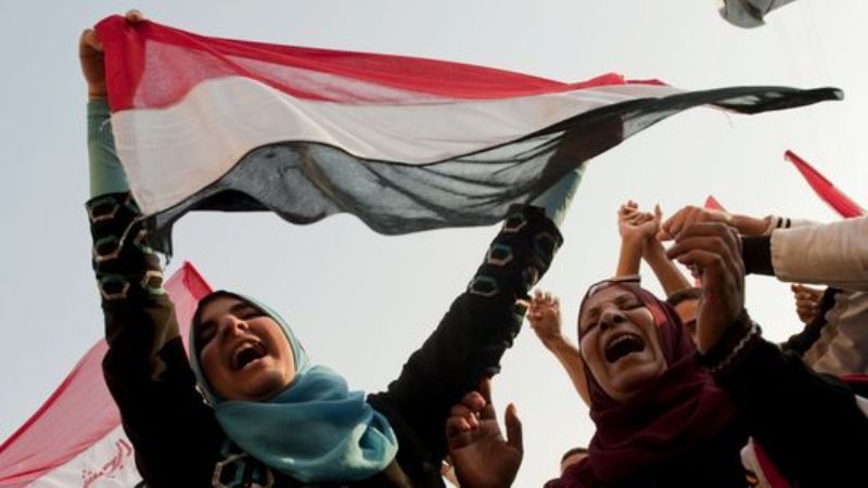 Jubelnde Ägypterinnen nach dem Sturz Mubaraks auf dem Tahrir-Platz in Kairo; Foto: Pedro Ugarte/AFP/Getty Images