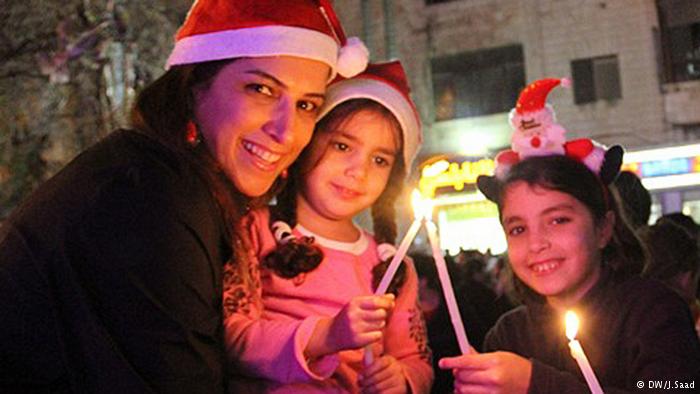 يحتفل الفلسطينيون مع بداية شهر كانون الأول/ ديسمبر بانطلاق فعاليات أعياد الميلاد المجيدة 