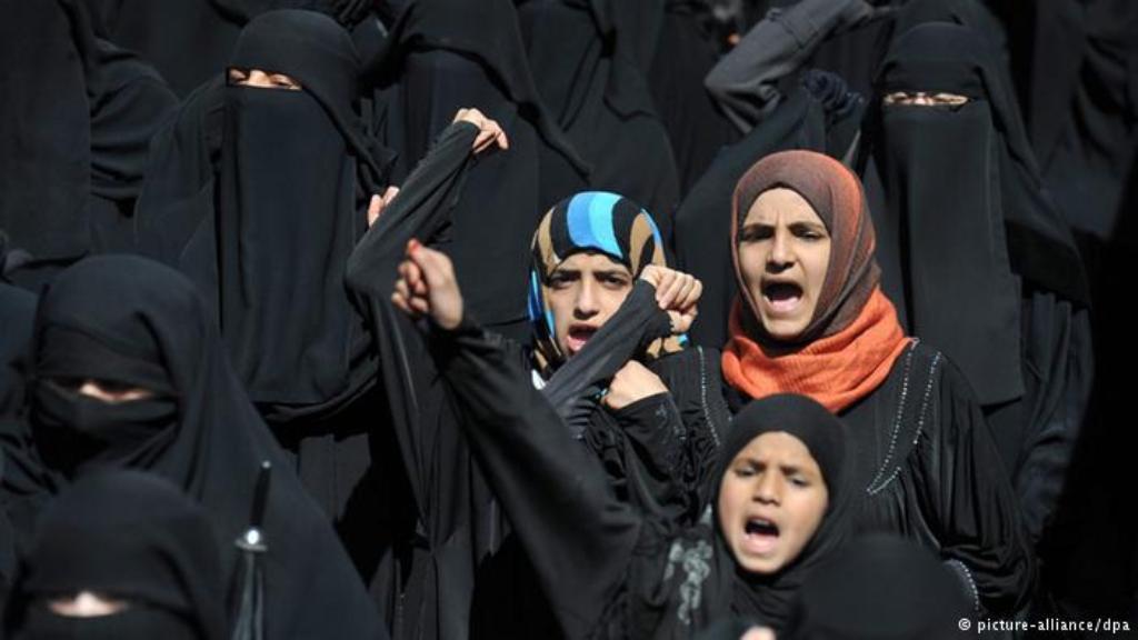 نساء يمنيات في مظاهرة احتجاجية