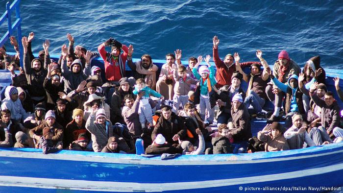 مأساة اللاجئين السريين عبر البحر المتوسط