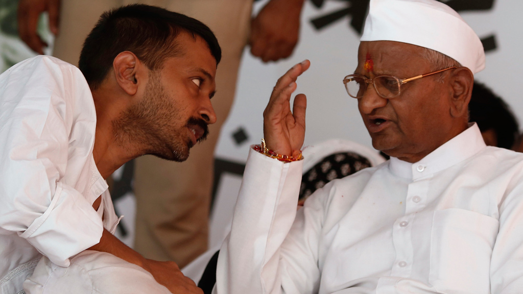 Anna Hazare (right) and Arvind Kejriwal, New Delhi August 2012 (photo: Reuters)