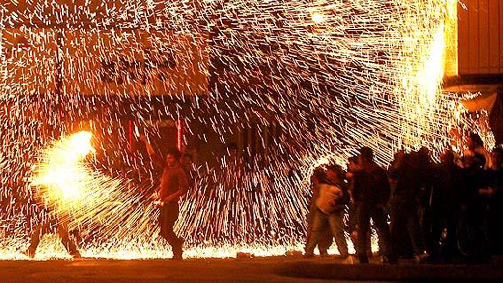 Feuerritual an "Chaharshanbehsuri"; Foto: ISNA