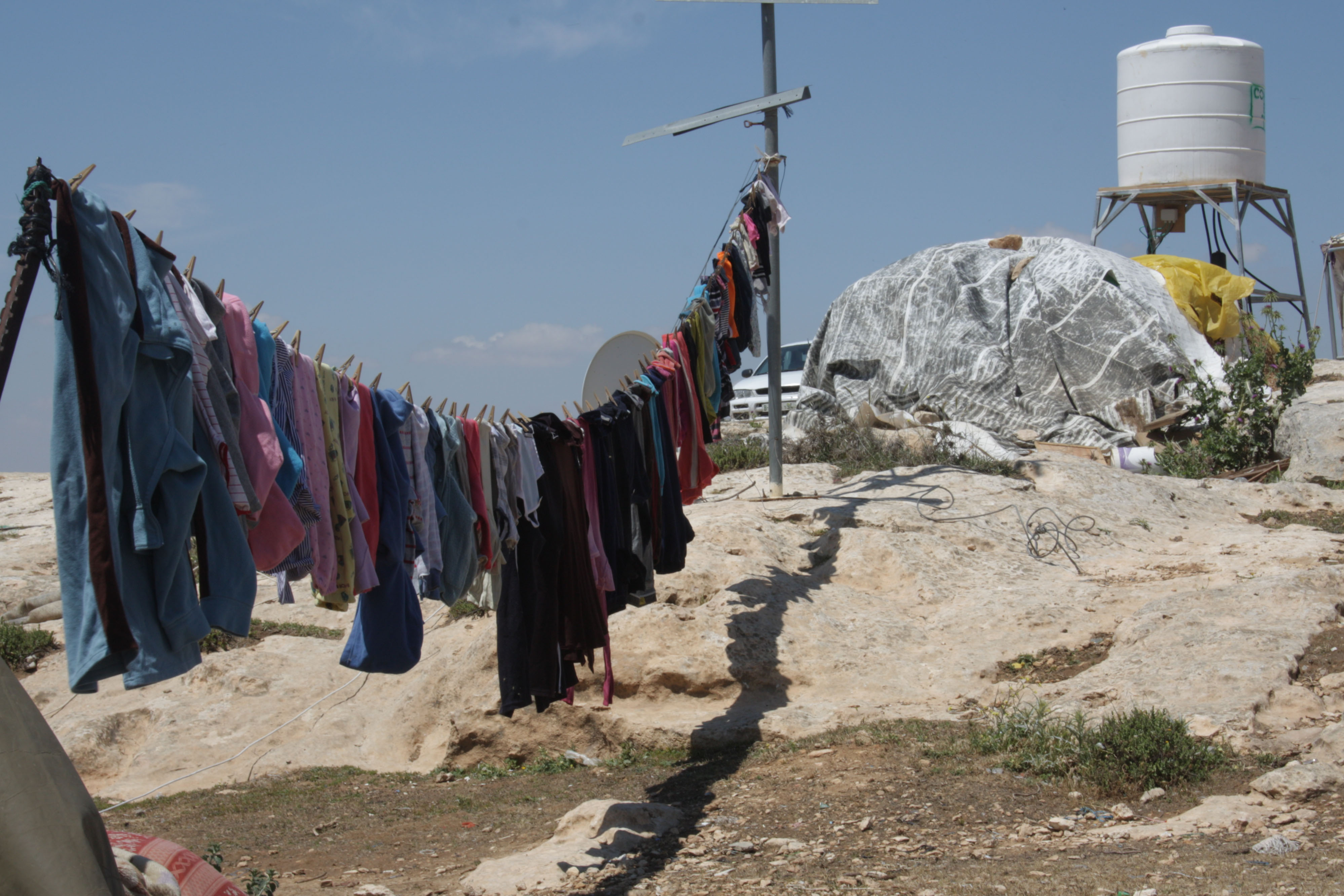 Clothes hanging on a washing line in Susiya (photo: Ylenia Gostoli)