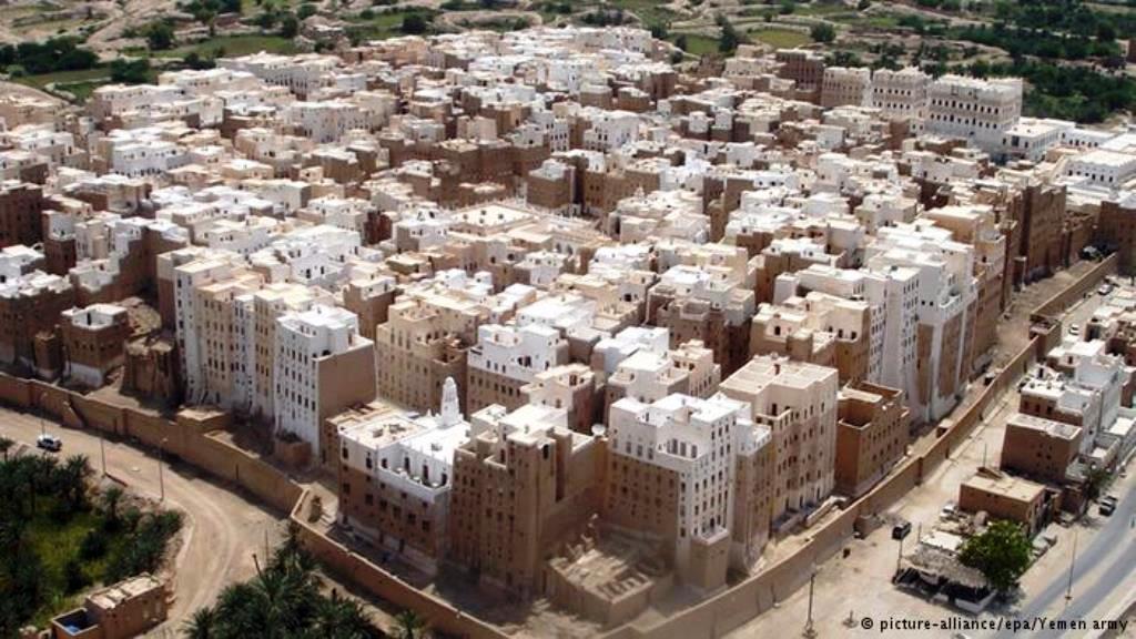 Blick auf Schibam, die historische Hauptstadt der Region Hadramaut; Foto: picture-alliance/epa/Yemen Army