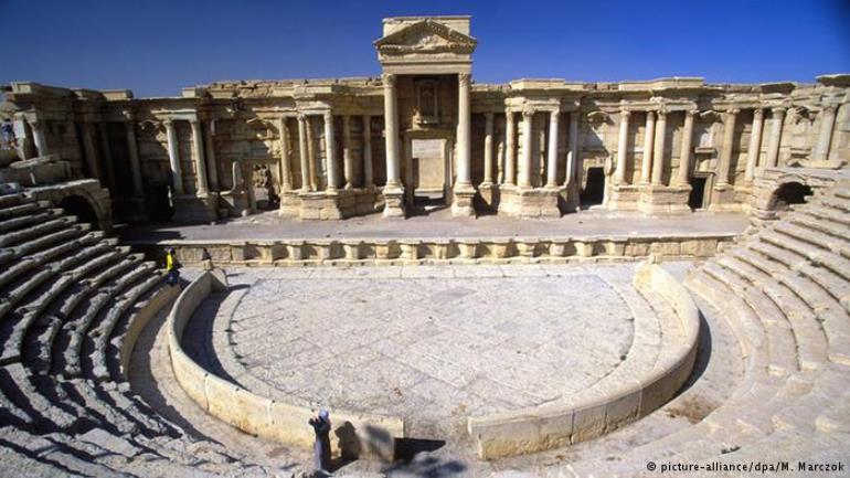 Amphitheater in der Ruinenstadt Palmyra; Foto: picture-alliance/ dpa/ M. Marczok