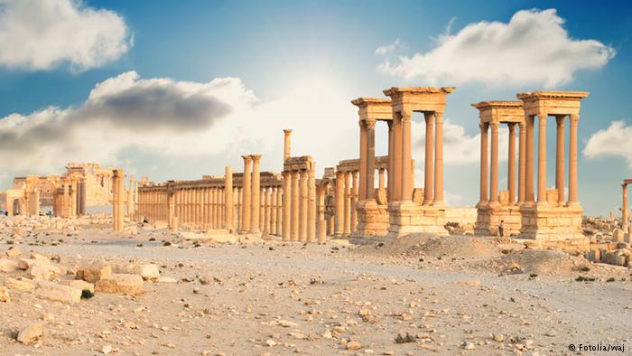 The Tetrapylon of Palmyra, a roman monument (photo: Fotolia/waj)