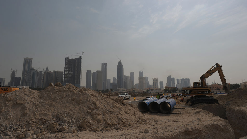 Aufnahme einer Großbaustelle in Qatar. Foto: picture-alliance/ Andreas Gebert