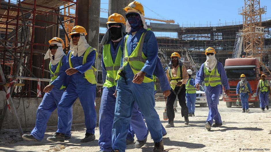 Arbeiter auf der WM-Baustelle in Doha. Foto: picture-alliance/ dpa