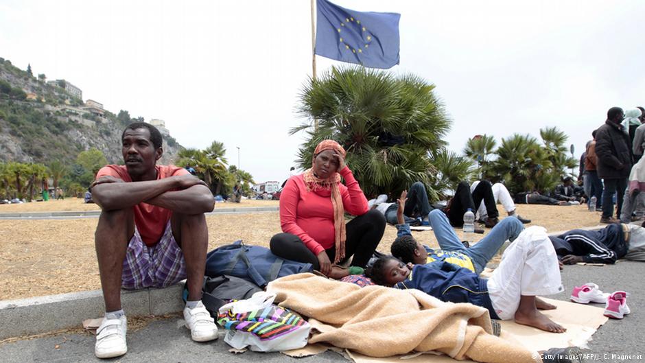 Flüchtlinge an der Grenze zwischen Italien und Frankreich; Foto: Getty Images/AFP