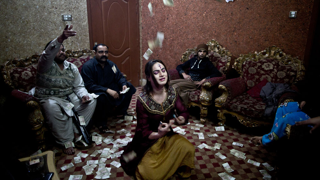 Transvestit Waseem; Foto: picture-alliance/AP/Muhammed Muheisen