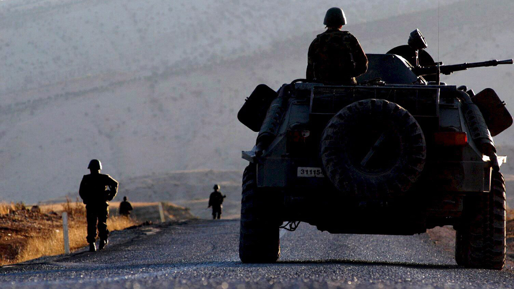 Türkische Einheiten während einer Operation in der südostanatolischen Provinz Sirnak; Foto: picture-alliance/epa