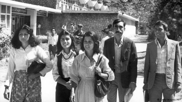 Afghan students in 1981 (photo: Getty Images/AFP) 