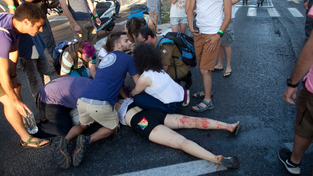 Ultraorthodoxer greift Teilnehmer der Gay Pride in Jerusalem mit einem Messer an; Foto: Lior Mizrahi/Getty Images