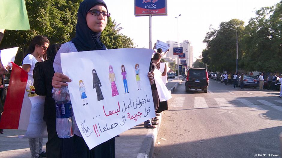 Protest gegen männliche Übergriffe: "Belästigung hat nichts mit Klamotten zu tun". Foto: dw