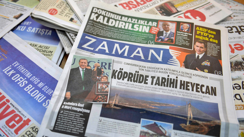 Pro-government front page of Zaman one day after its seizure (photo: Getty Images/AFP/A. Altan)