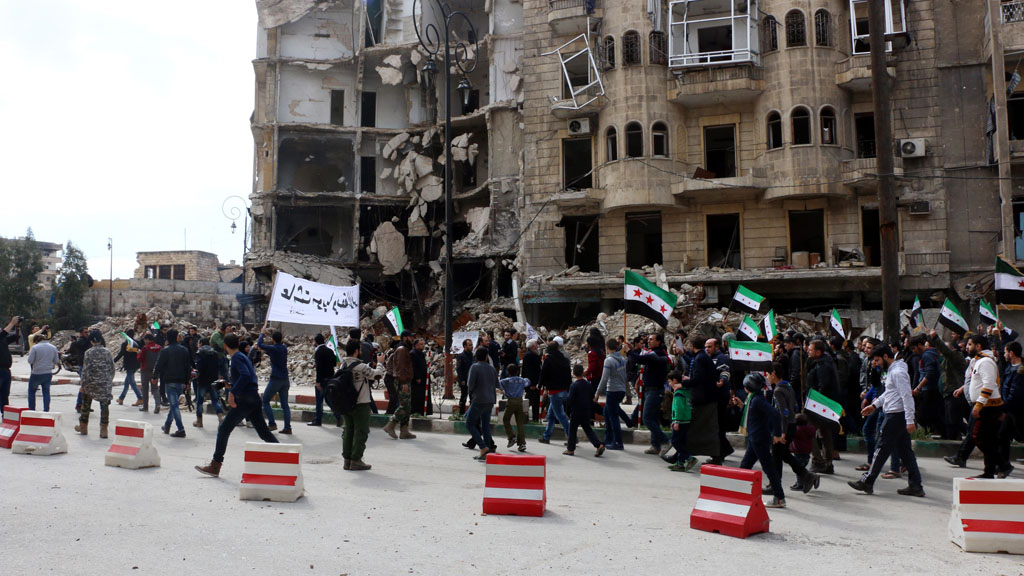 Proteste gegen Assad im Viertel Tarik al-Bab in Aleppo, Foto:  picture alliance/abaca/AA