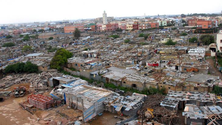 View of a slum on the outskirts of Casablanca, Morocco (photo: picture-alliance/dpa)