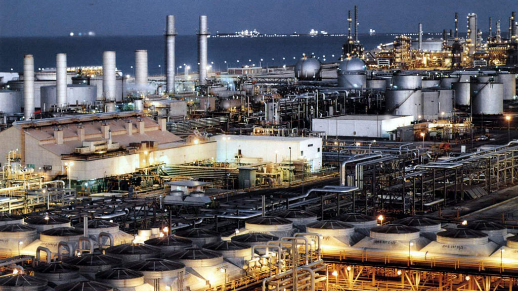 Erdölraffinerie bei Dhahran an der Ostküste Saudi-Arabiens; Foto: picture-alliance/epa