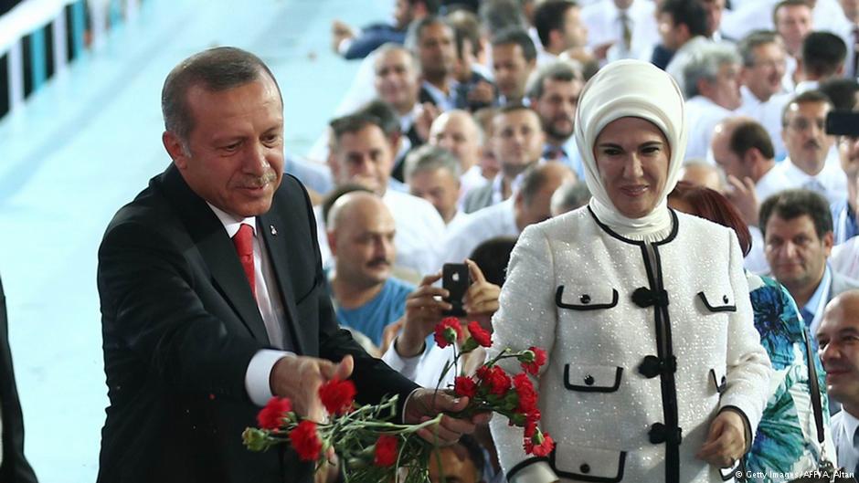 Der türkische Präsident Erdoğan mit seiner Frau Emine am 27. August 2014; Foto: AFP