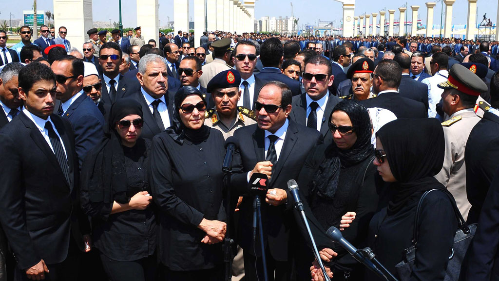 Abdel Fattah al-Sisi während einer Rede auf der Beerdigung des Generalstaatsanwalts Hisham Barakat in Kairo; Foto: picture-alliance/dpa/Egyptian Presidency