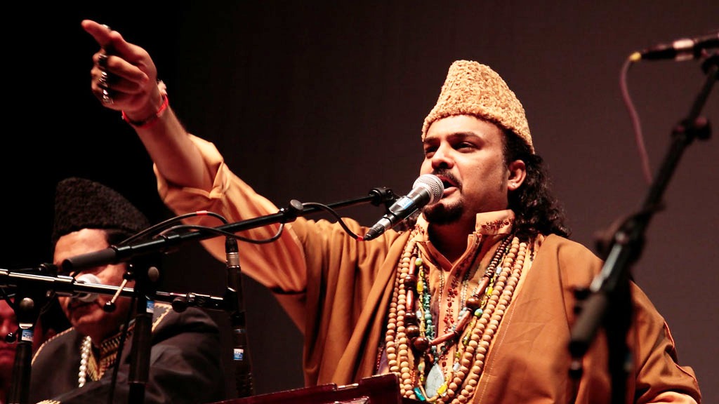 Amjad Sabri während eines Konzerts in Ungarn; Foto: Daniel Zafir