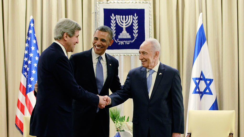 US-Präsident Barack Obama und US-Außenminister John Kerry im März 2013 zu Besuch bei  Schimon Peres in Jerusalem; Foto: Reuters