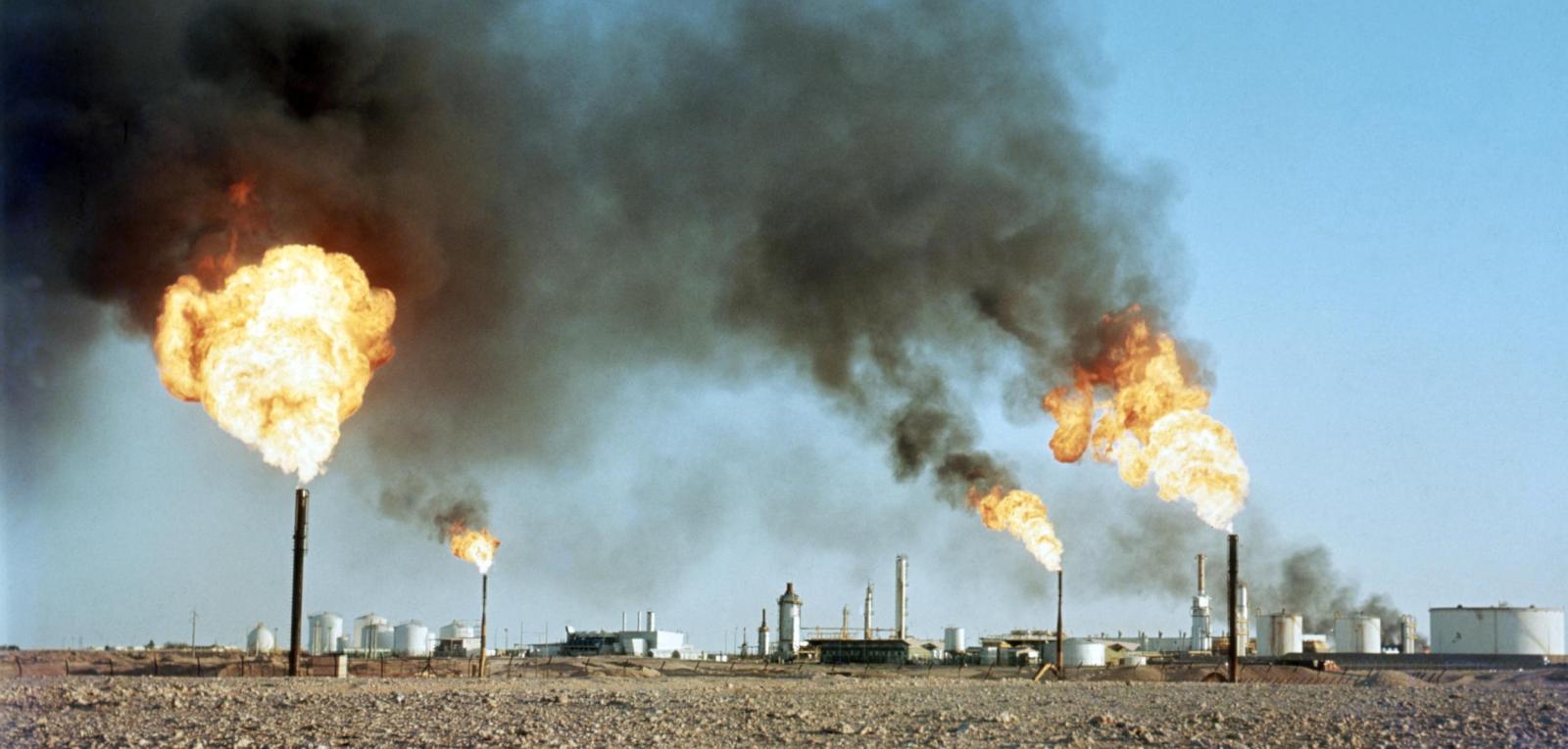 أحد مراكز صناعة النفط الجزائر. Foto: dpa/picture-alliance
