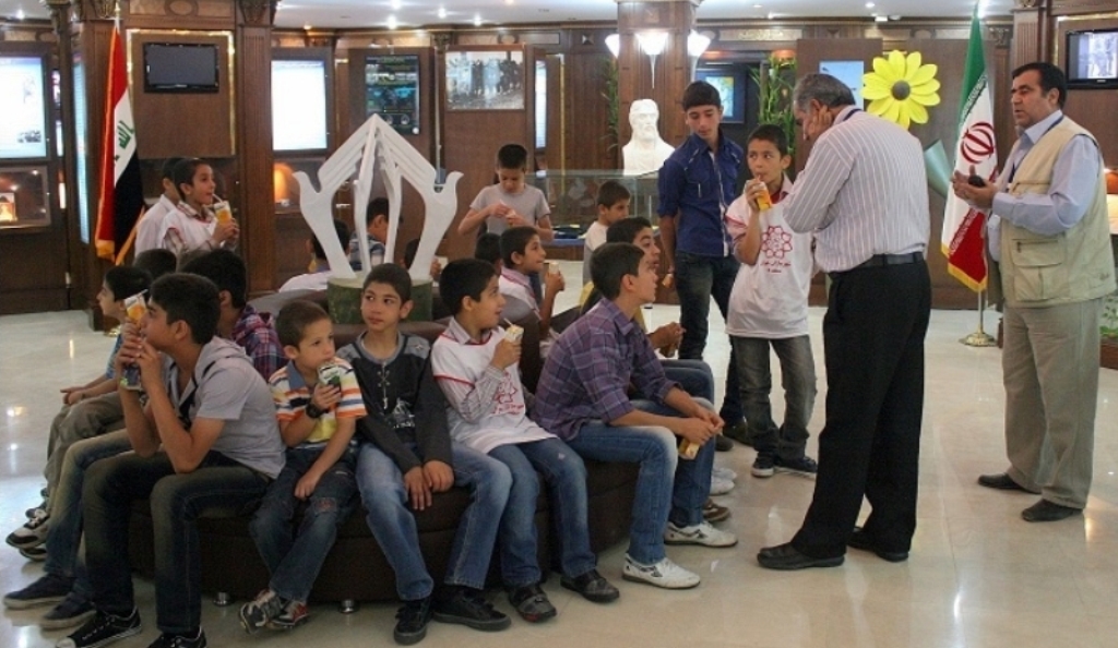 Children visiting the Tehran Peace Museum (source: tehranpeacemuseum.org; photo: Erfan Eskamaei)