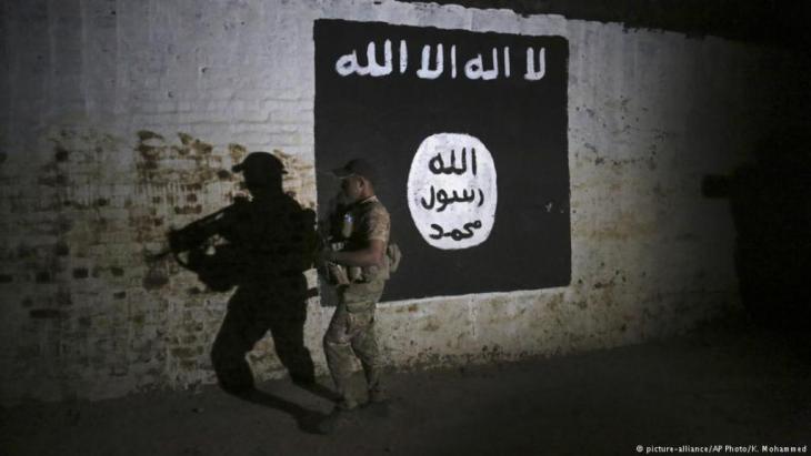 "السلطة السوداء" حول نشأة "داعش"