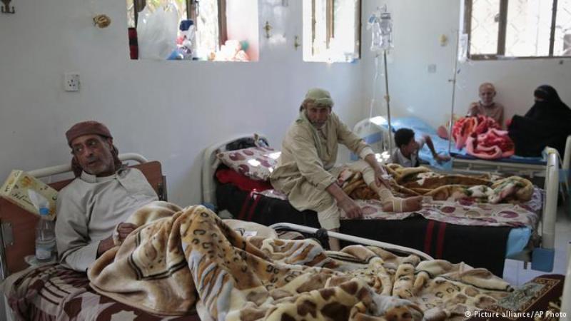 People infected by cholera in Yemen (photo: picture-alliance/AP Photo)