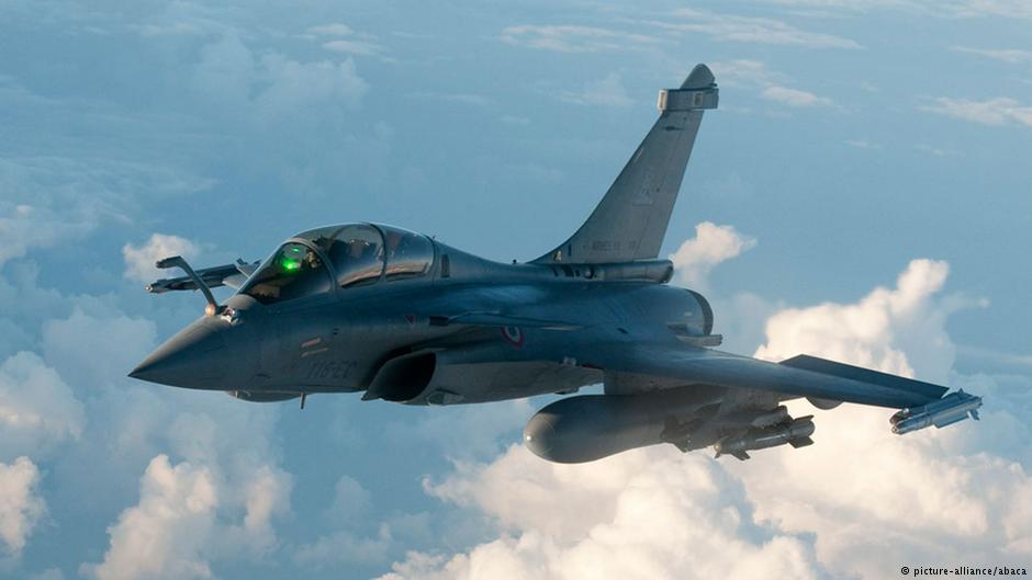Französischer Rafale-Kampfjet über Libyen; Foto. picture-alliance/abaca