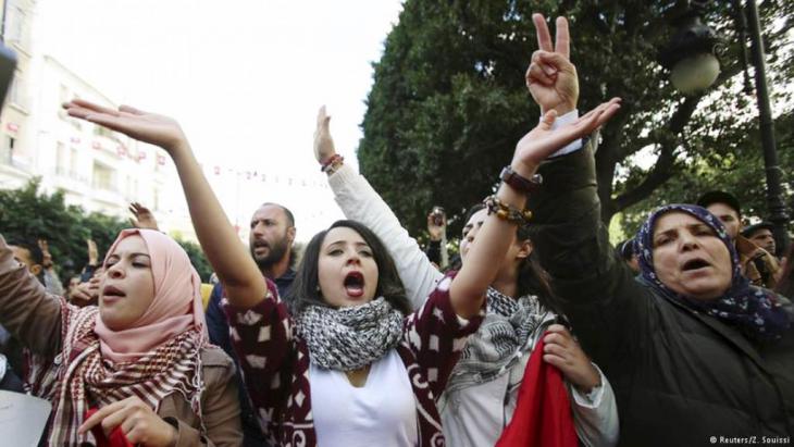 Protests in Tunisia against incumbent dictator Ben Ali in 2010 (photo: Reuters)