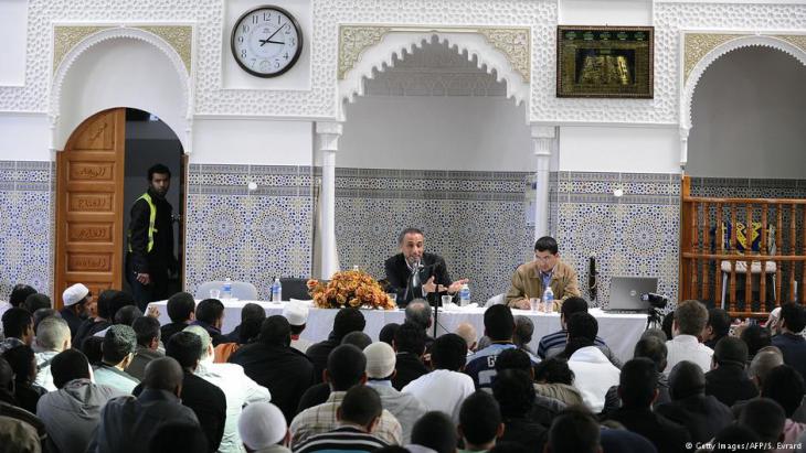 Tariq Ramadan speaking in a mosque in Nantes, France (photo: AFP/Getty Images)