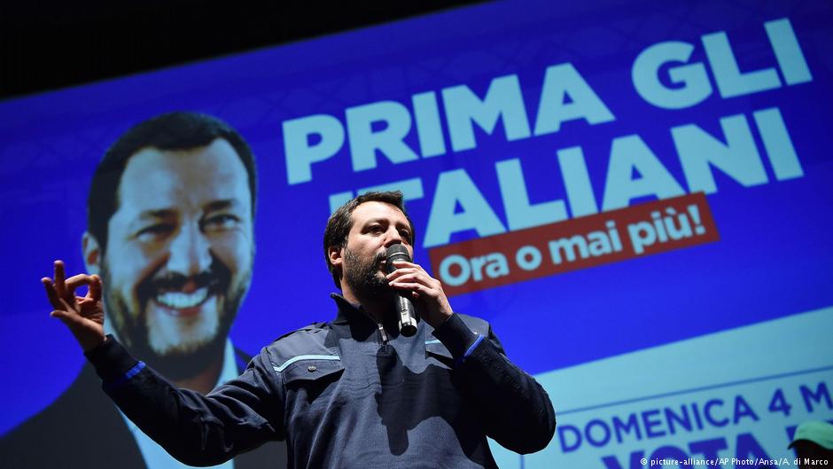 Matteo Salvini von der rechtspopulistischen Lega bei einer Wahlkampfrede in Turin; Foto: AP/picture-alliance