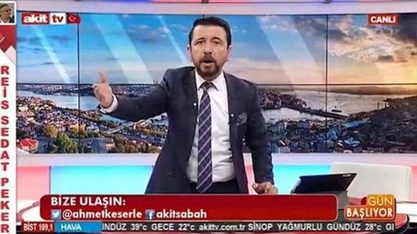 Akit-TV-Moderator Ahmet Keser während einer Sendung; Quelle: youtube
