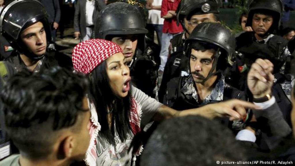 Proteste in Amman; Foto: picture-alliance/AP