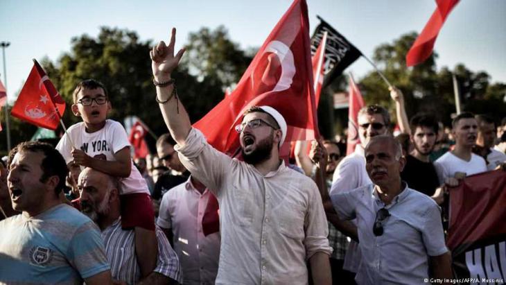 Religious nationalist Erdogan supporters (ARIS MESSINIS/AFP/Getty Images)