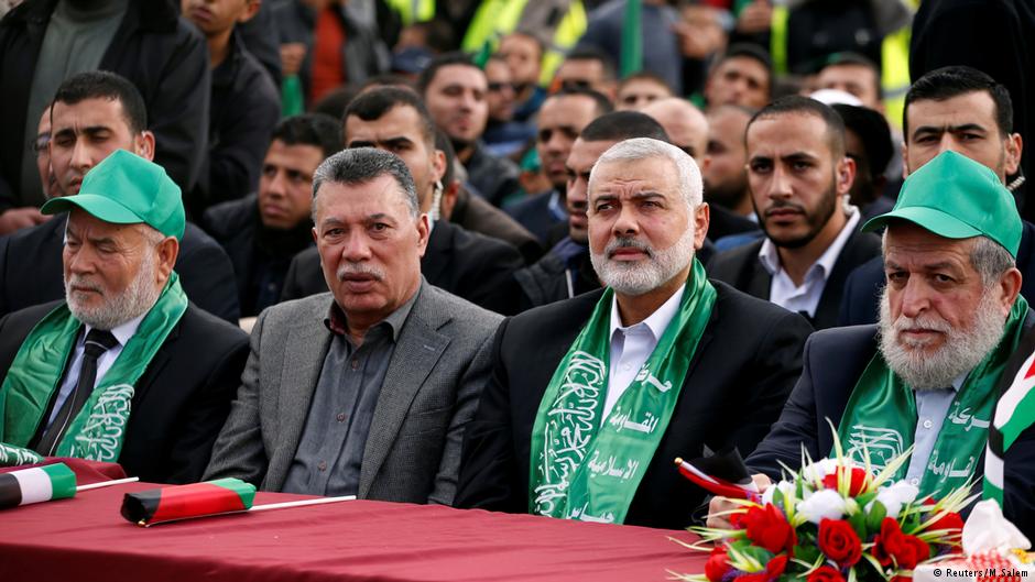Versammlung von Hamas-Politikern (in der Mitte Hamas-Chef Ismail Haniyeh) am 14.12.2017 in Gaza; Foto: Reuters