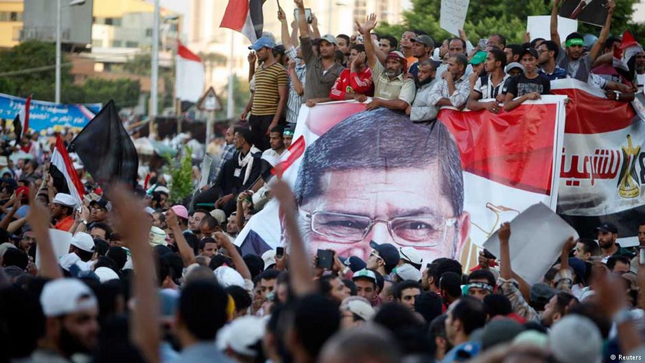 احتجاجات على عزل مرسي على يد الجيش بقيادة السيسي – مصر.