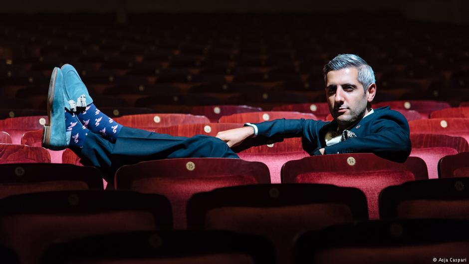 Michel Abdollahi, performance artist with Iranian roots (photo: Asja Caspari)
