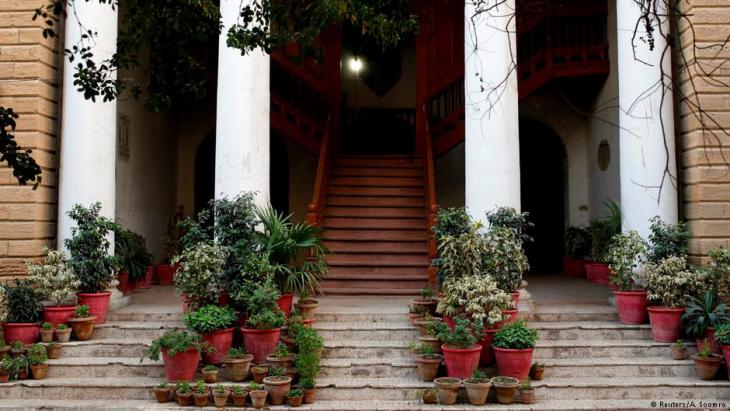 From Raj to architectural riches – crumbling colonial splendour in Karachi (photo: Reuters)