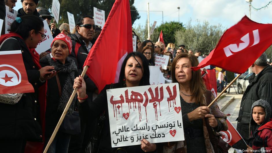 "Nein zum Terrorismus" - Tunesier protestieren gegen die Rückkehr von Dschihadisten; Foto: Getty Images/F. Belaid