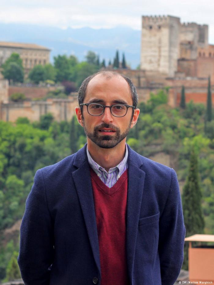 Eren Güvercin, Vorstandsmitglied der Alhambra-Gesellschaft; Foto: DW/Meriem Marghich
