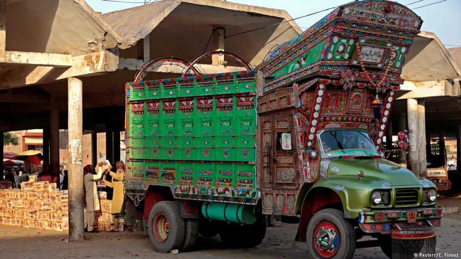 "Keep on trucking": Art on the move in Pakistan; Foto: Caren Firouz/Reuters