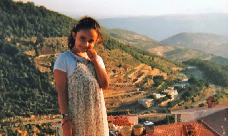 هدى وهي طفلة في بلدة عائلتها في سوريا. (photo: private)