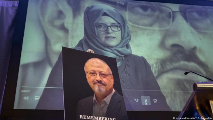 Hatice Cengiz, Verlobte des ermordeten Jamal Khashoggi, während einer Gedenkveranstaltung für den ermordeten Journalisten in Washington; Foto: picture-alliance/AP