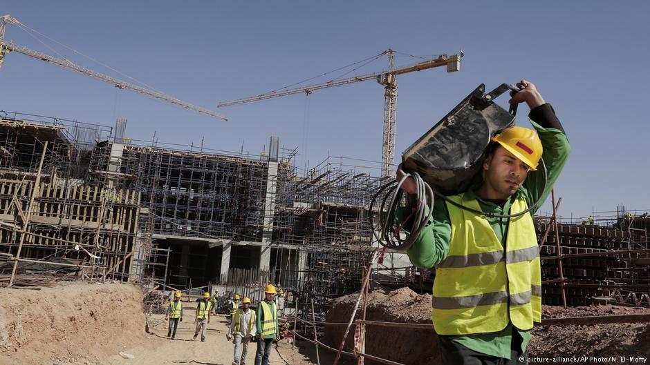 Labourers work on building a parliament in the new administrative capital, 45 kilometres east of Cairo, Egypt; October 2017 (photo: AP Photo/Nariman El-Mofty)