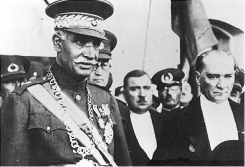Reza Schah zum Staatsbesuch bei Mustafa Kemal in der Türkei; Foto: Wikipedia