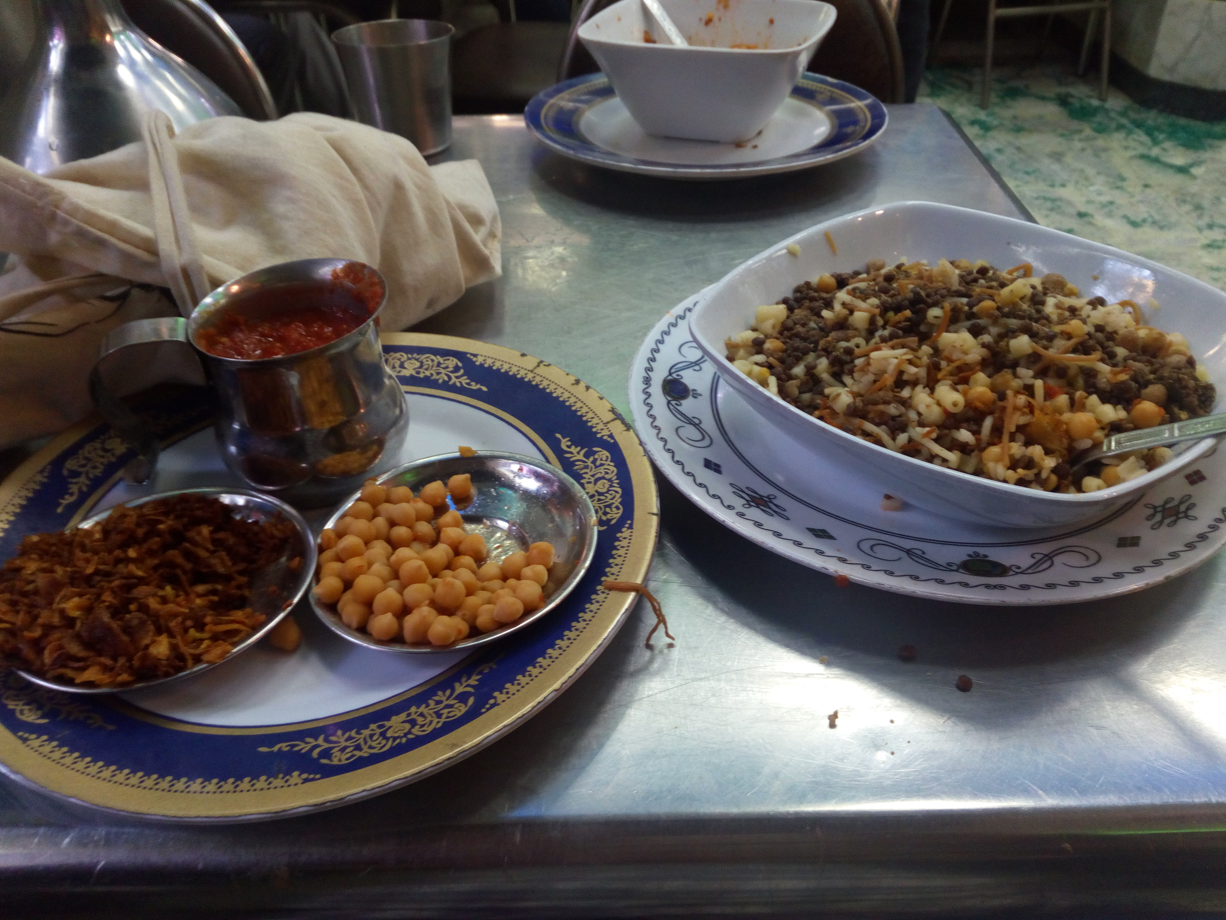 وجبة كشري مصرية نموذجية - القاهرة - مصر. الصورة: ملهم الملائكة 