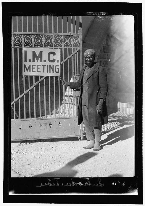 حارس في مستشفى أوغست فيكتوريا - فلسطين 1928. Foto: © Library of Congress